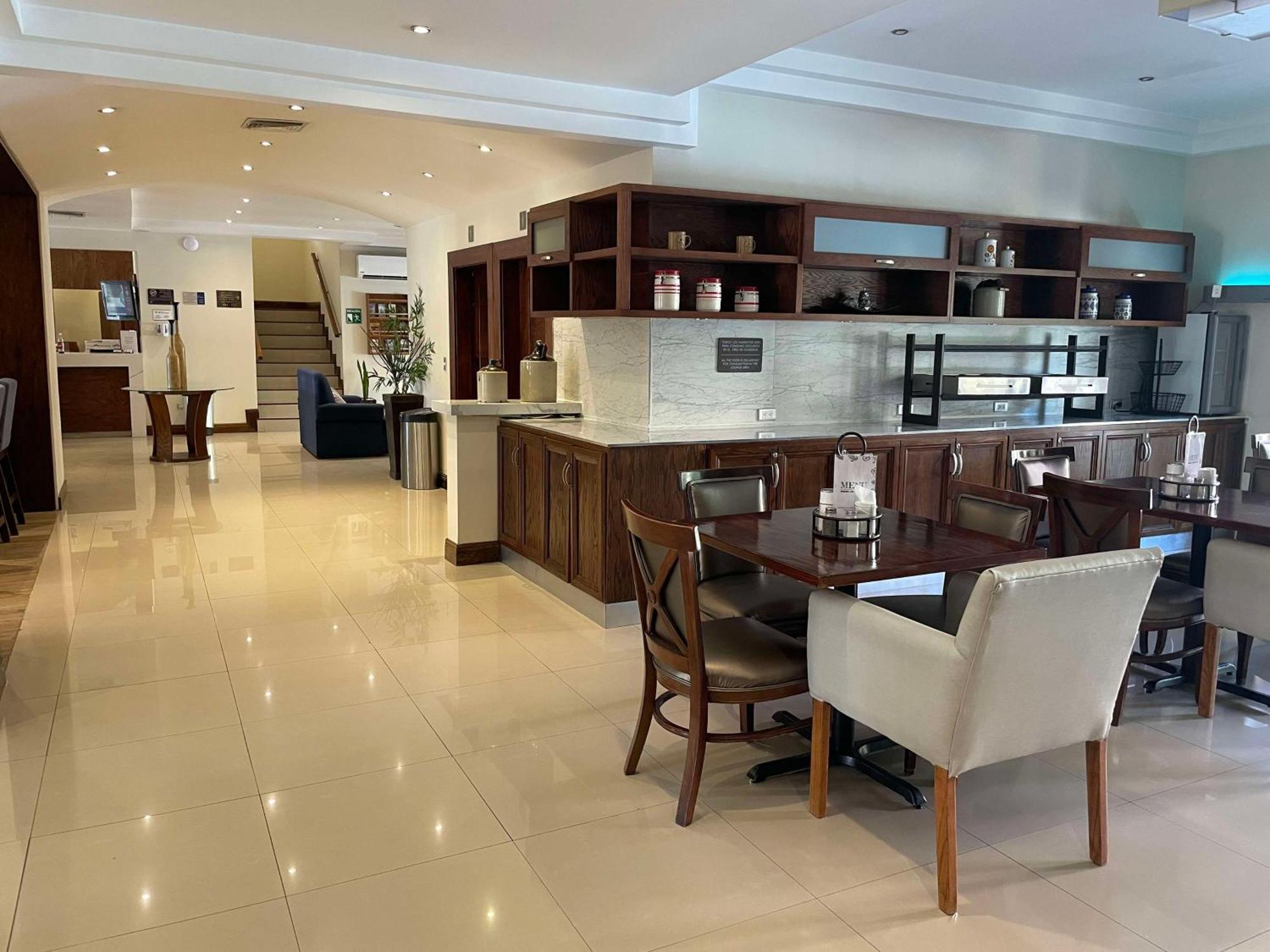 Best Western Plus Chihuahua Aeropuerto Екстериор снимка